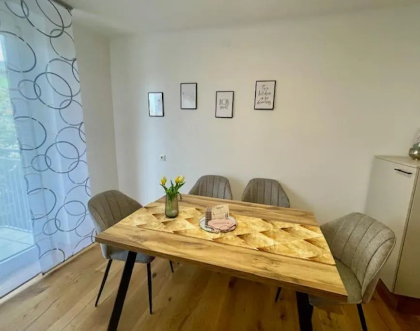 Apartment City Wohlfuehloase Mit Parkplatz Graz